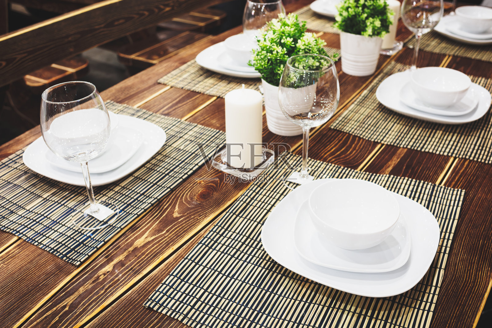 午餐的概念。木桌上。照片摄影图片