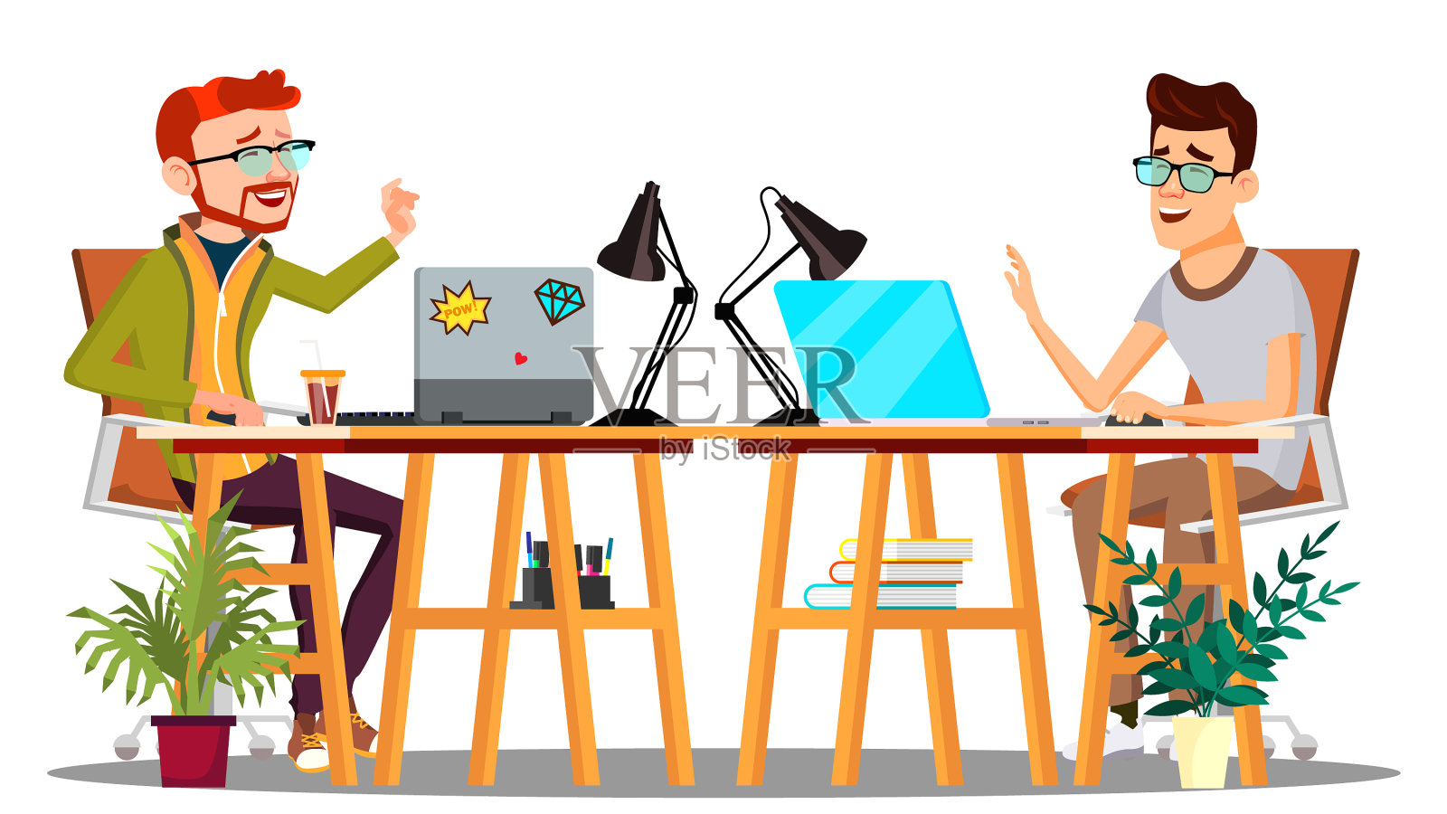 两个同事坐在桌子旁边用电脑设计元素图片