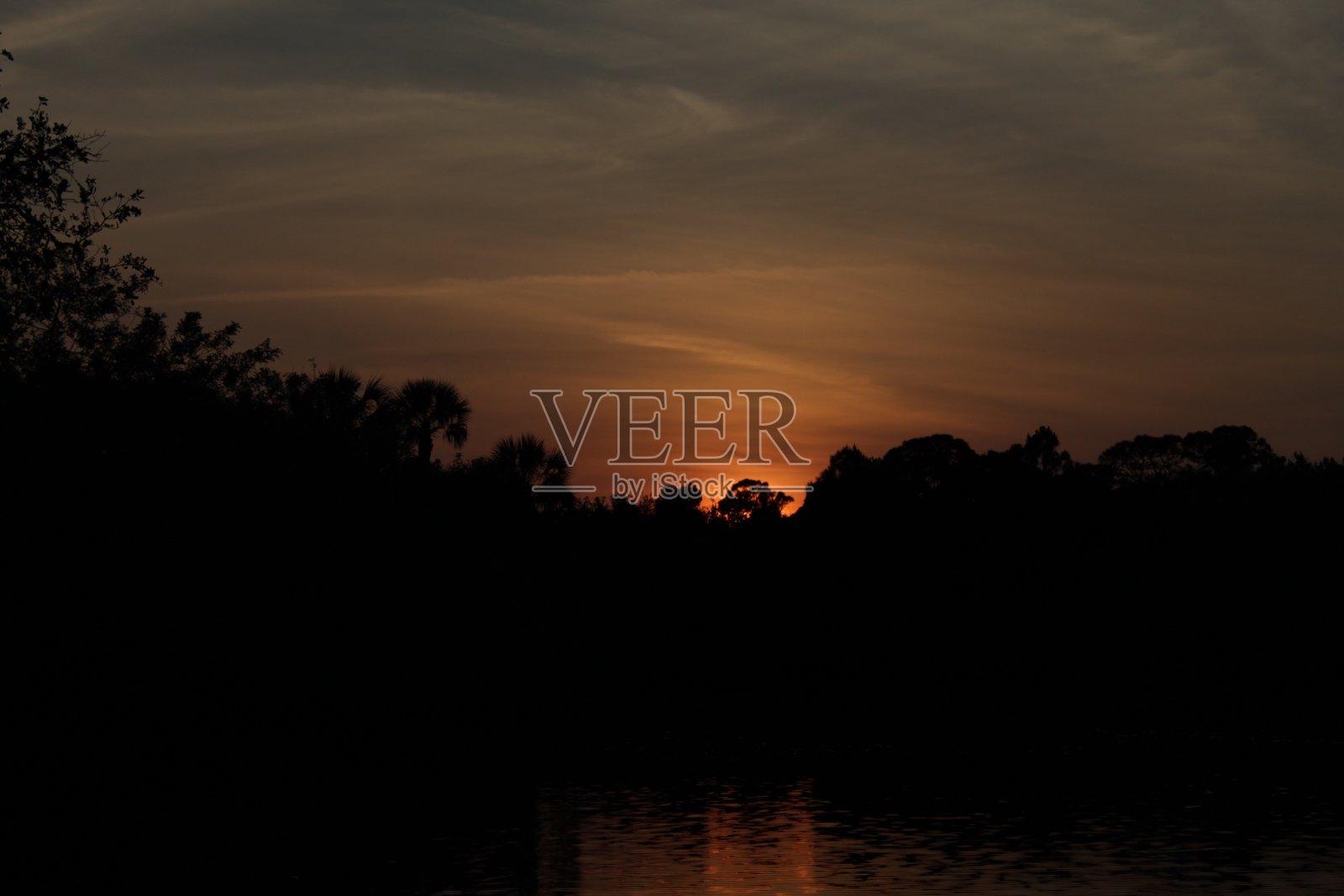 天空中的火焰照片摄影图片