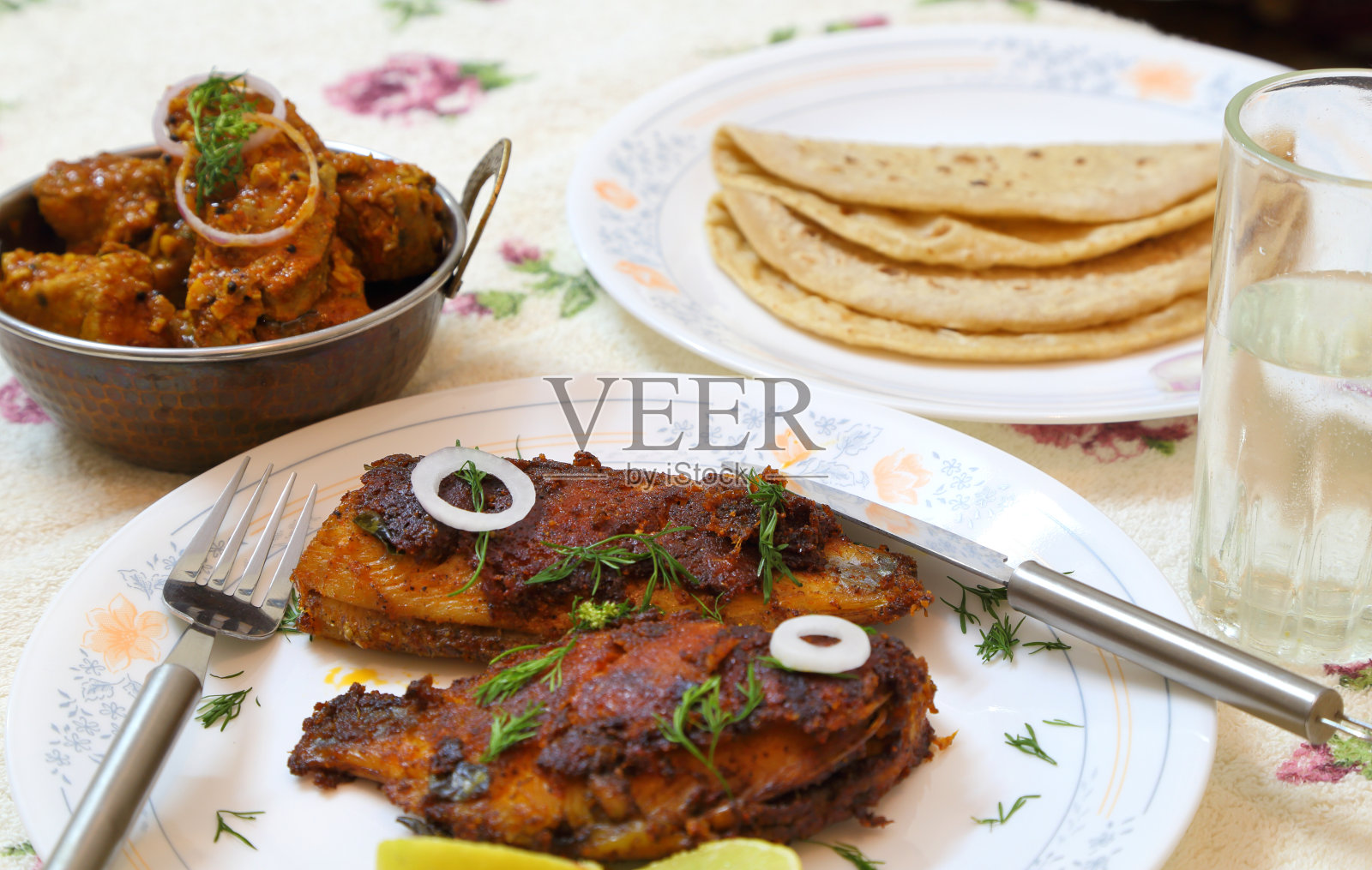 美味辛辣的印度炸鱼。照片摄影图片