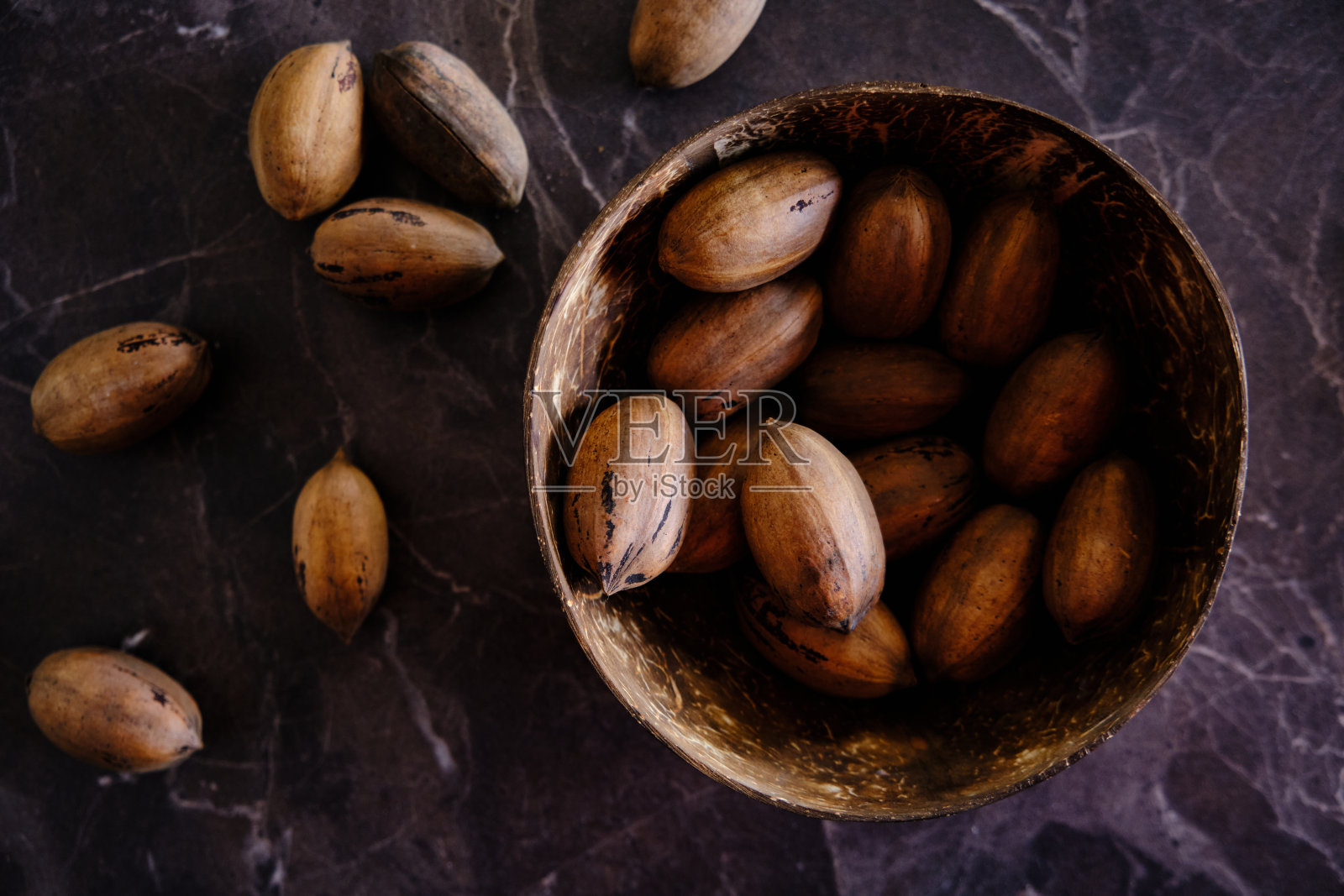 新鲜的核桃坚果照片摄影图片