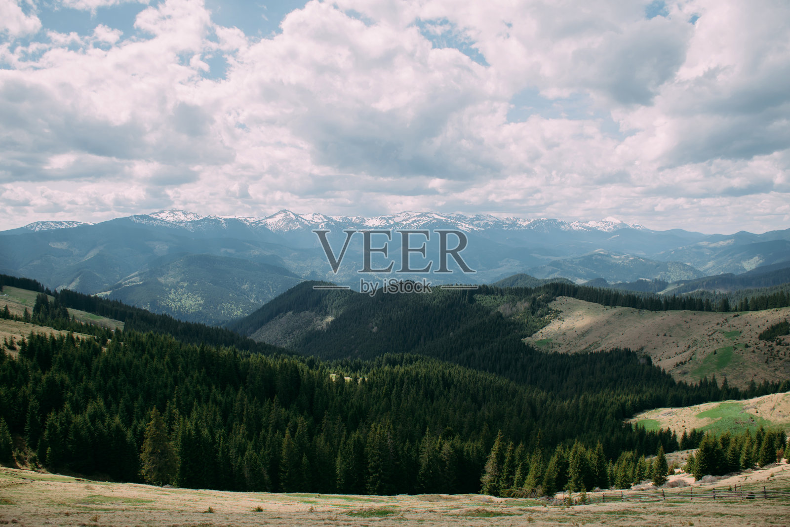 喀尔巴阡山脉的风景照片摄影图片