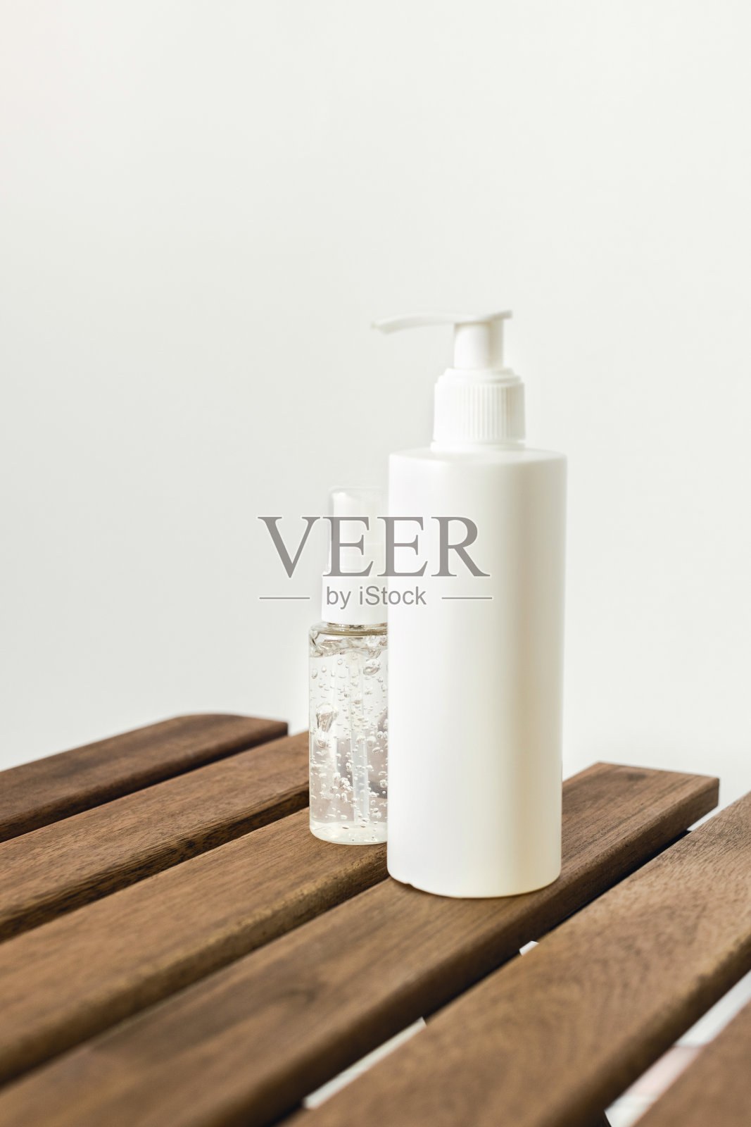 清洗和治疗感染。照片摄影图片