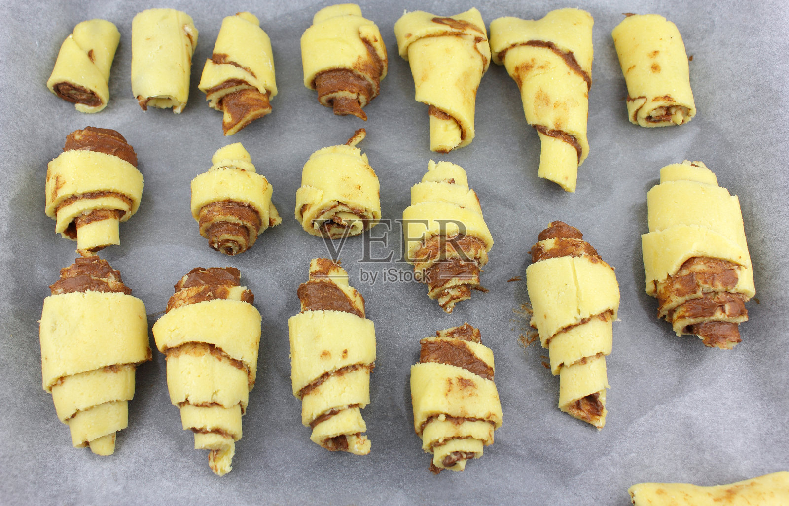 巧克力羊角面包照片摄影图片