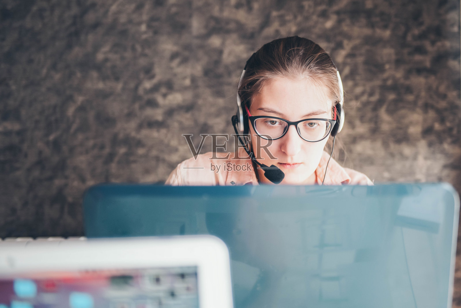 居家办公照片摄影图片