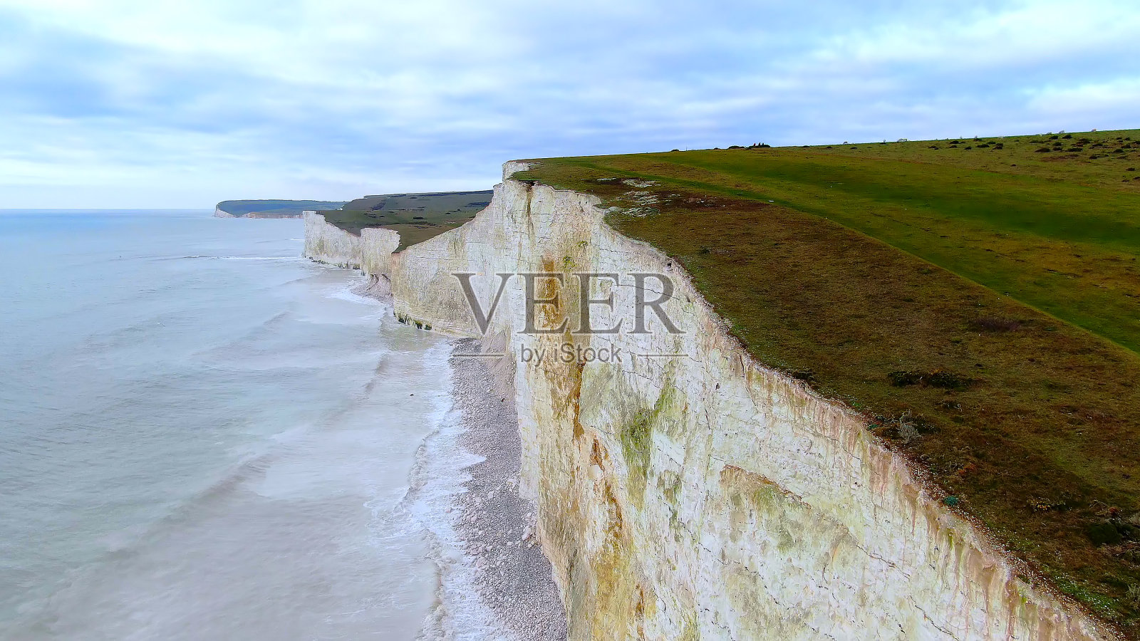 英国海岸的白色悬崖-鸟瞰图照片摄影图片