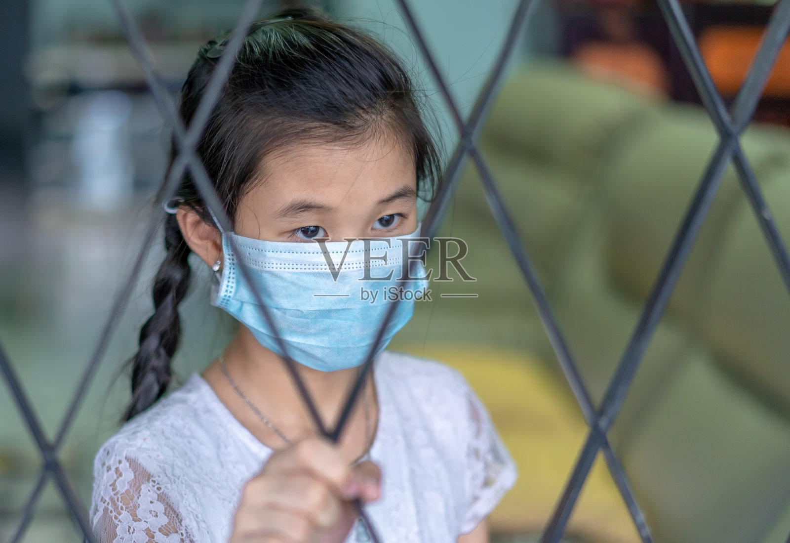 2019冠状病毒病危机期间的社交距离照片摄影图片