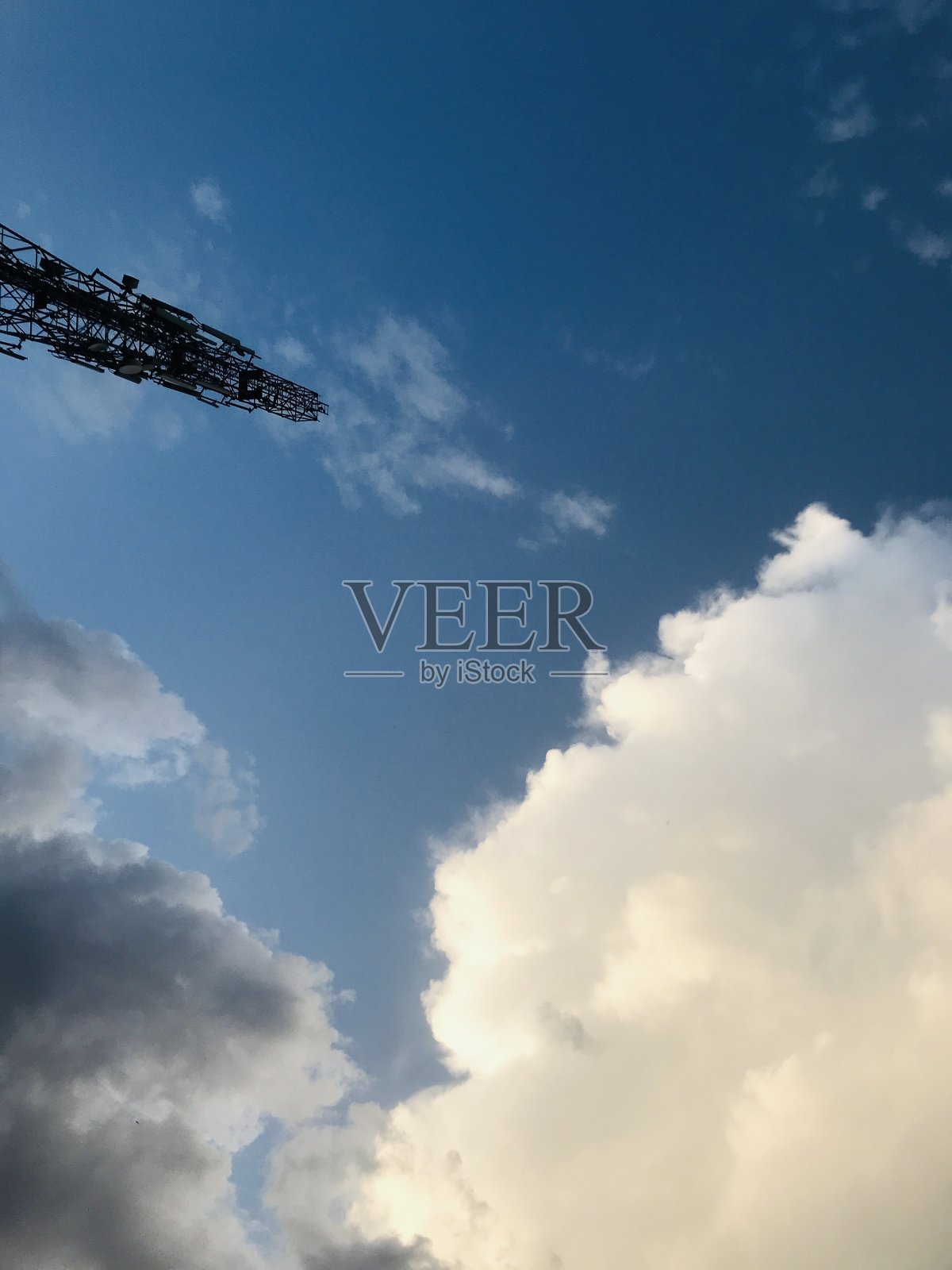 云与天相遇照片摄影图片