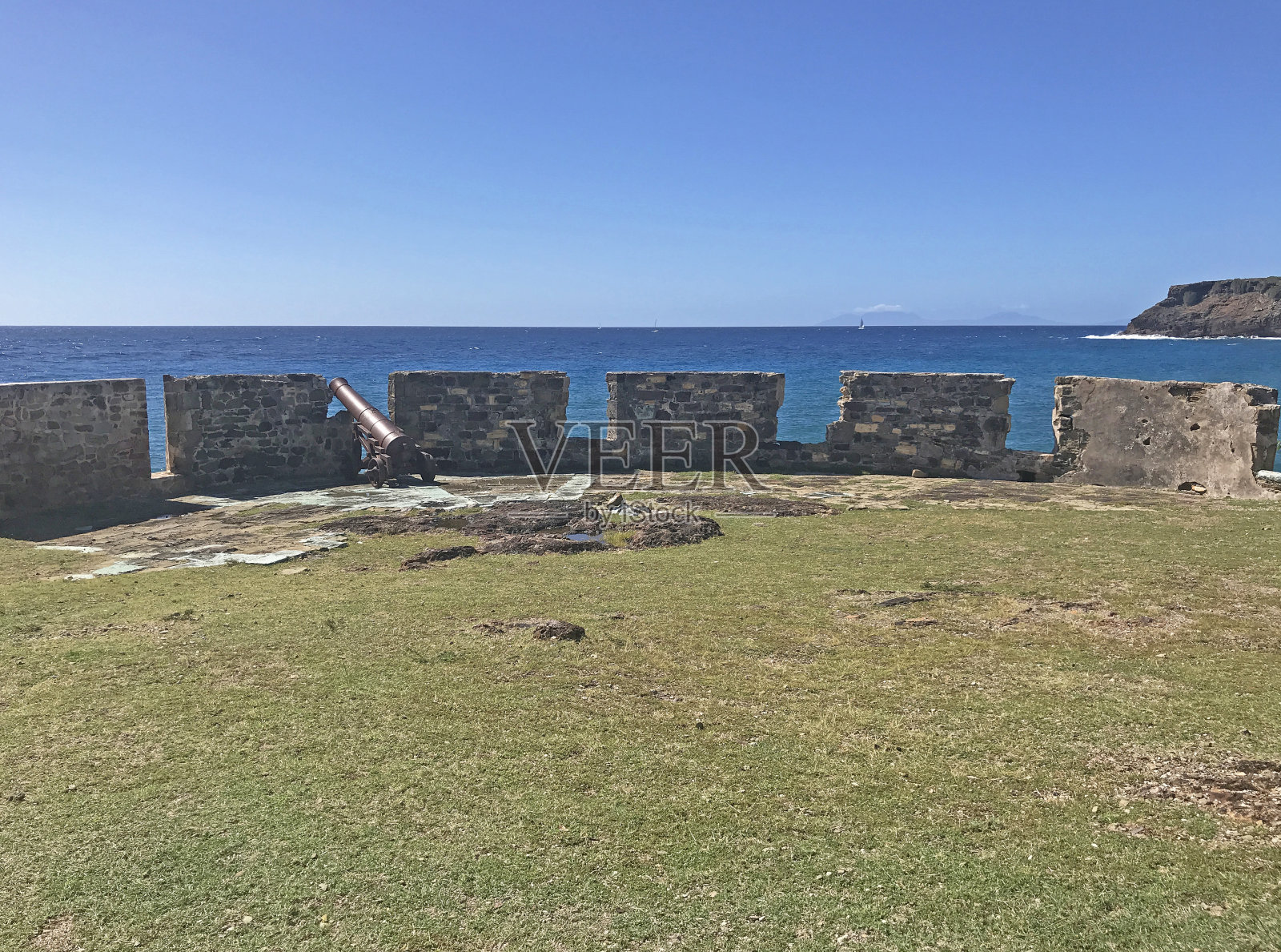 安提瓜海岸线从炮台伯克利港看到照片摄影图片