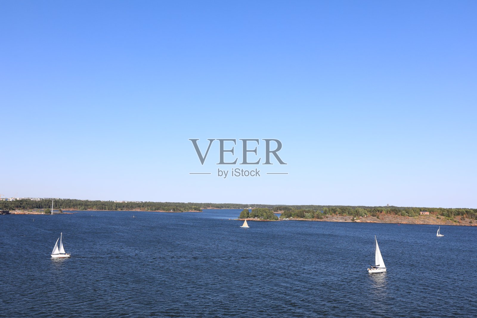 赫尔辛基，芬兰，从港口到波罗的海照片摄影图片