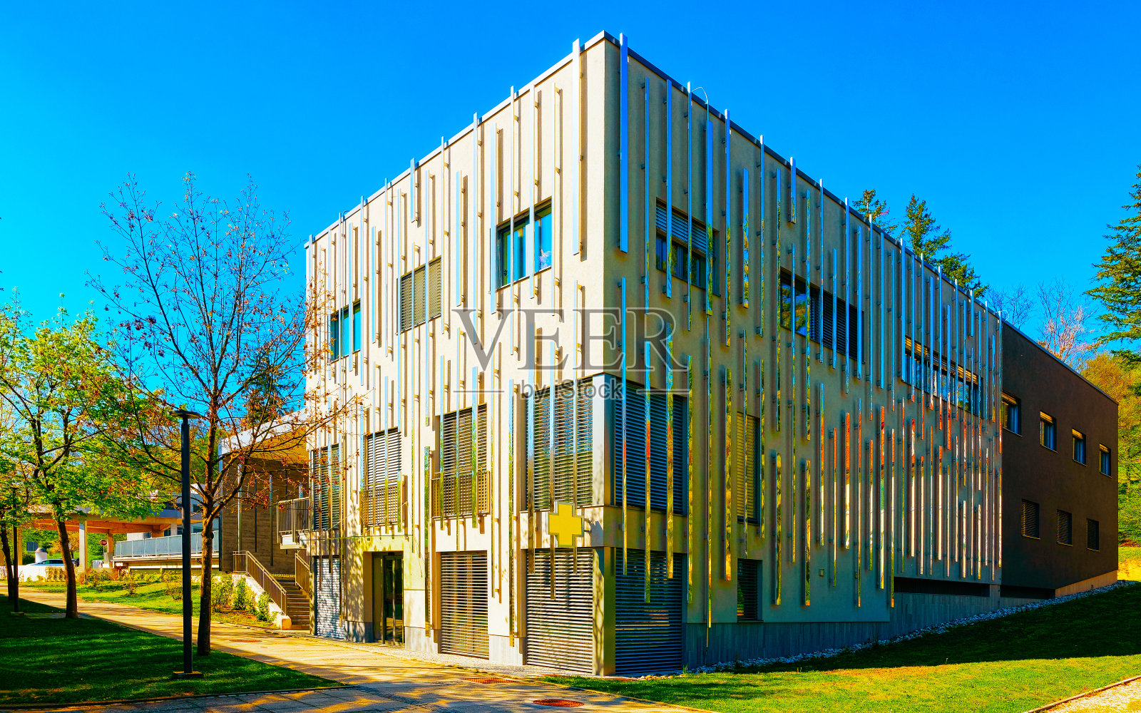 现代公寓住宅建筑（罗加什卡斯拉蒂纳反射）照片摄影图片