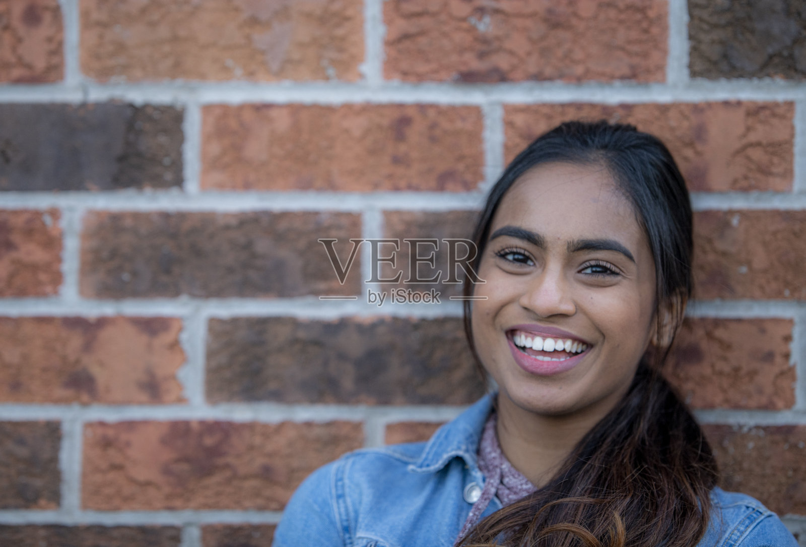 美丽的中东年轻女性照片摄影图片