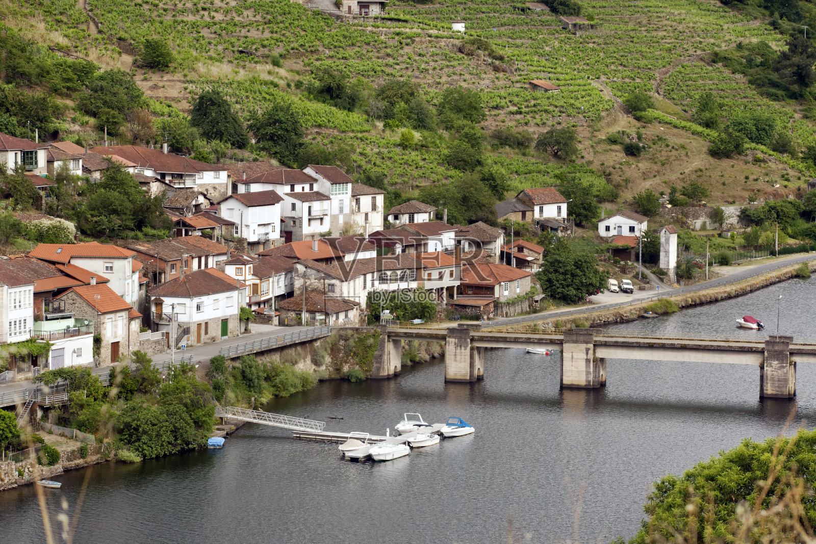 别拉萨村，里贝拉萨克拉，加利西亚，西班牙。照片摄影图片