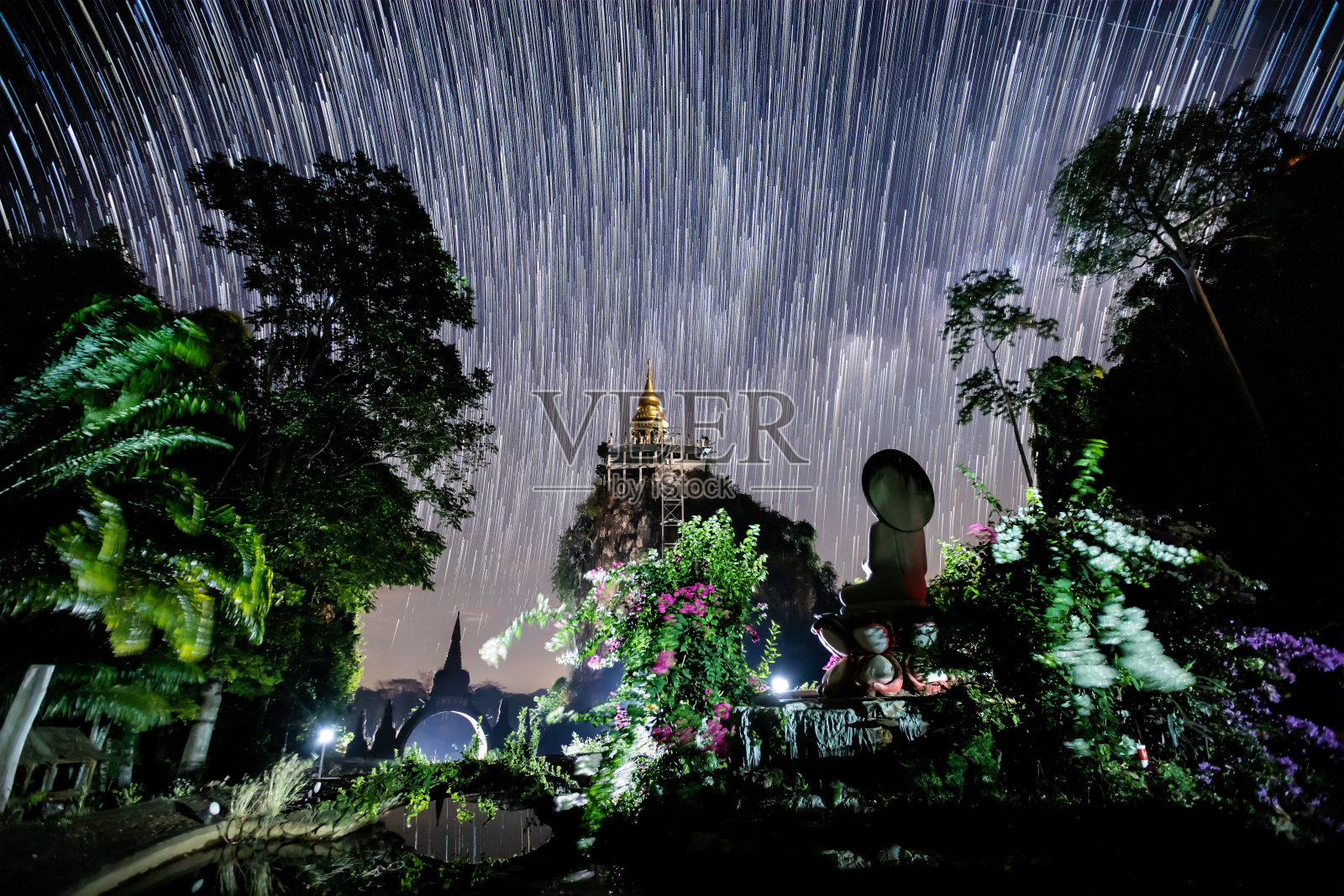 夜空星迹照片摄影图片