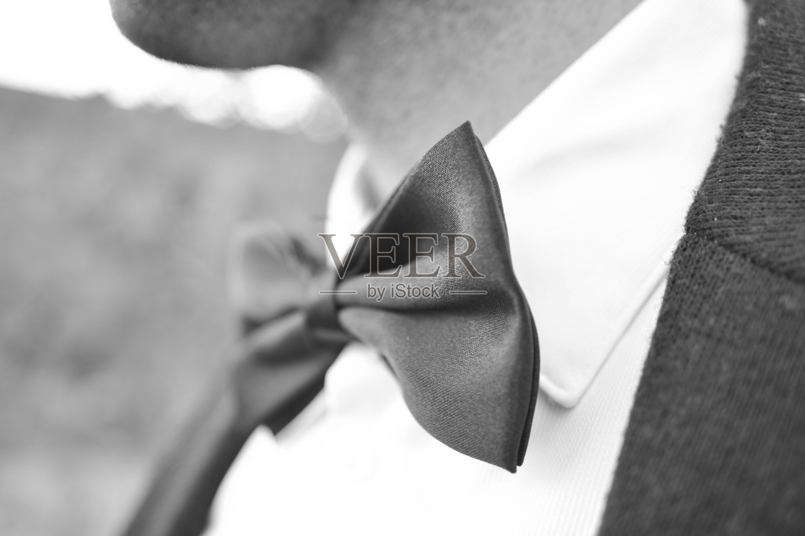 商务男士蝴蝶领结特写照片摄影图片