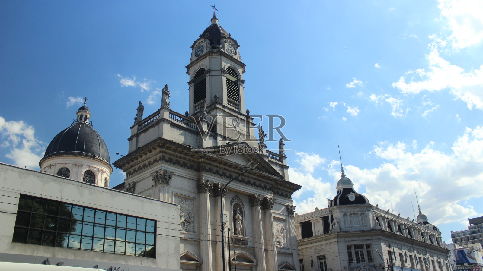 圣José德弗洛雷斯教堂的塔和圆顶，布宜诺斯艾利斯，阿根廷照片摄影图片