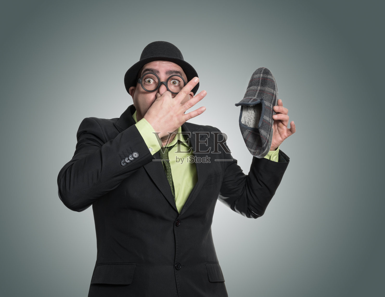 成年人和难闻的气味照片摄影图片