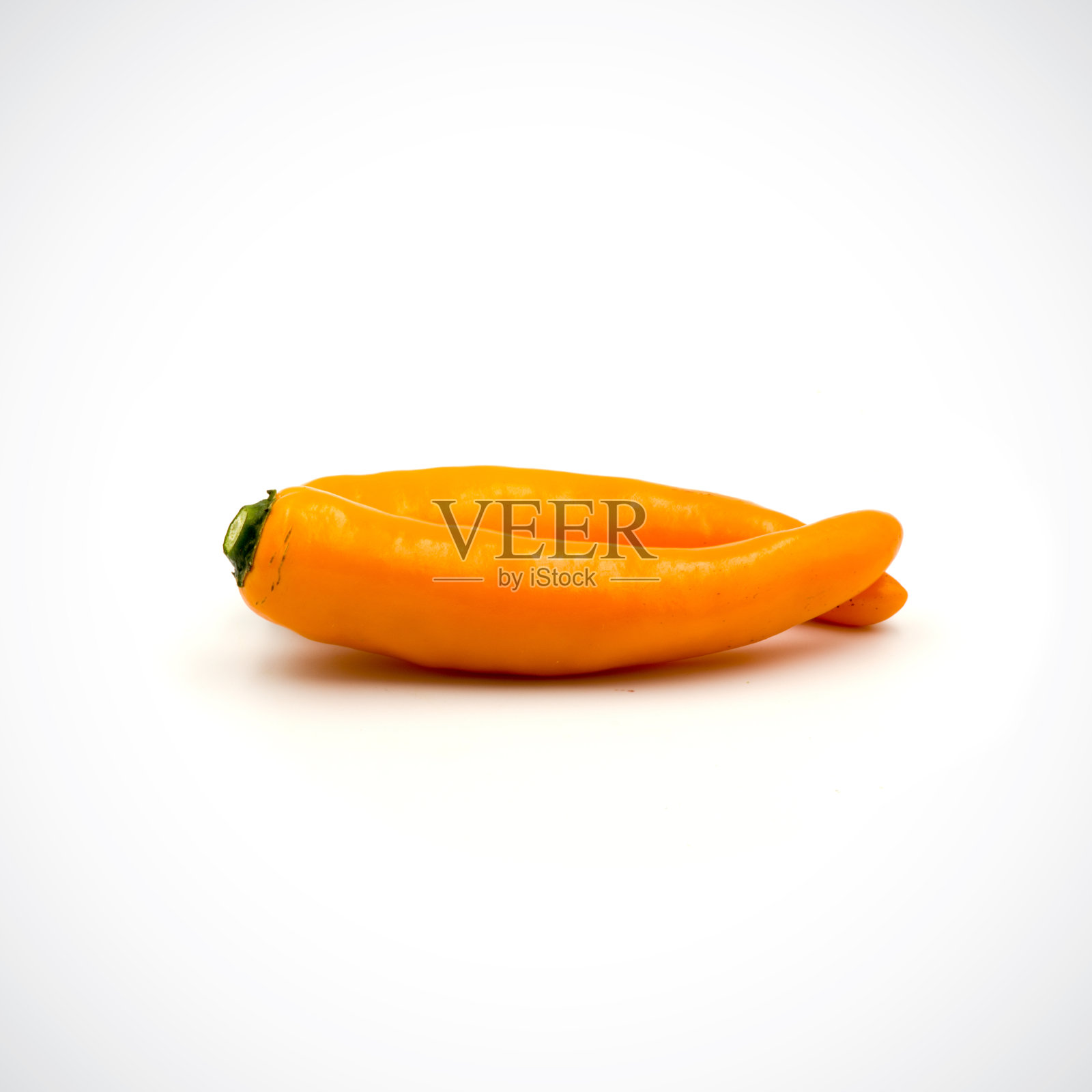 黄色辣椒孤立在白色背景上。照片摄影图片