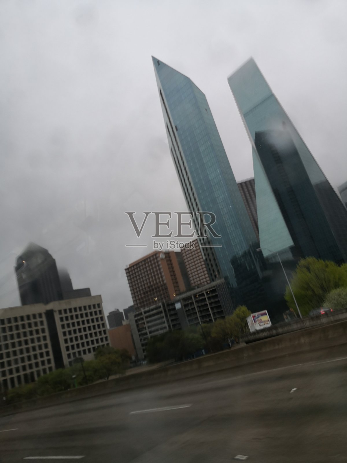 雨天照片摄影图片