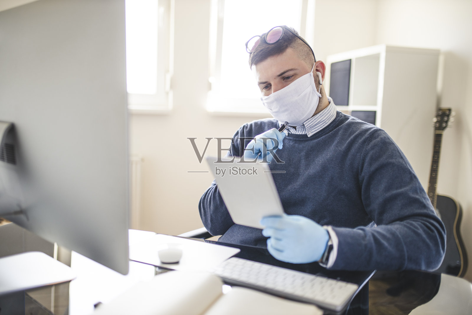 商人召开视频会议照片摄影图片