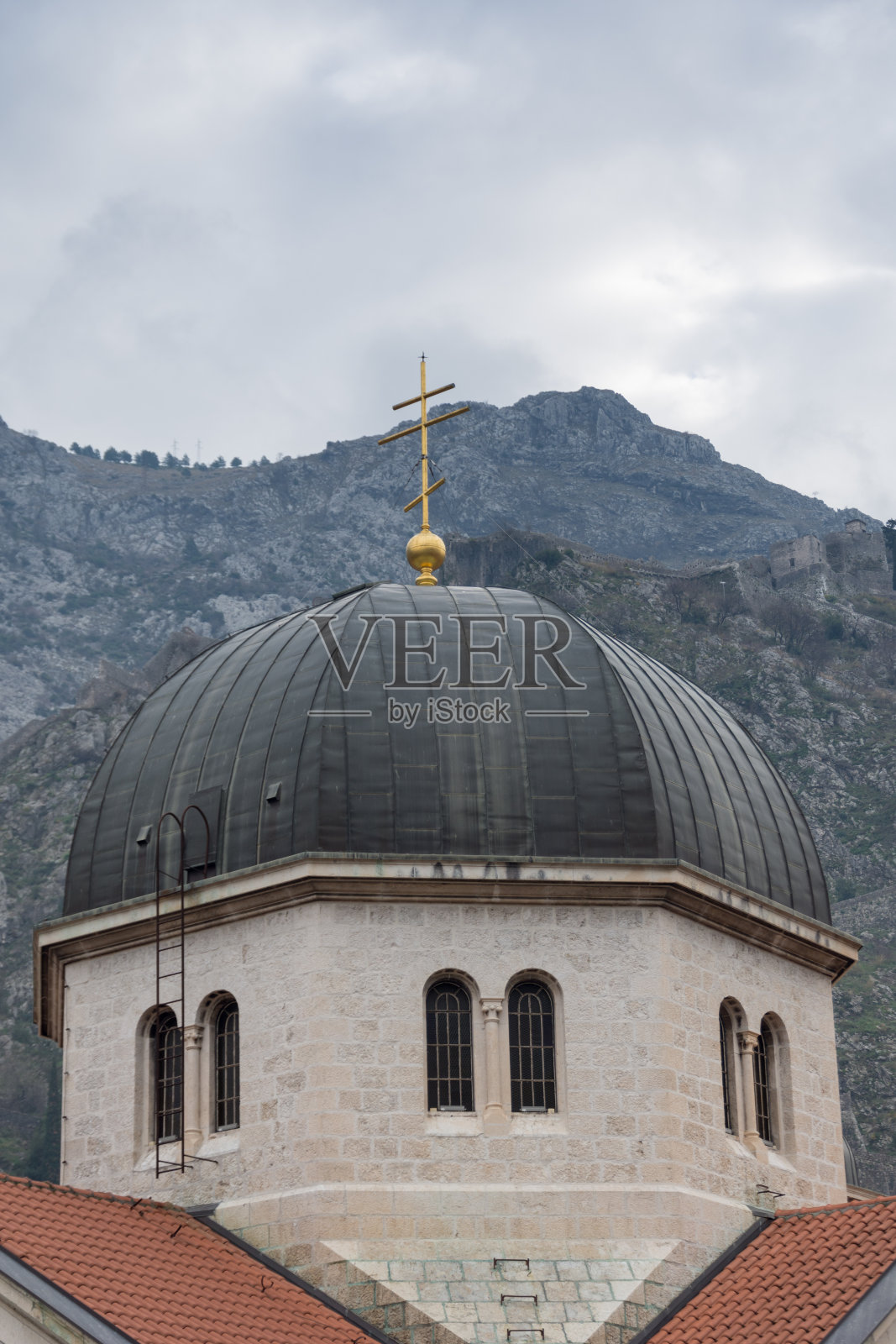 科托尔老城的中世纪东正教教堂照片摄影图片