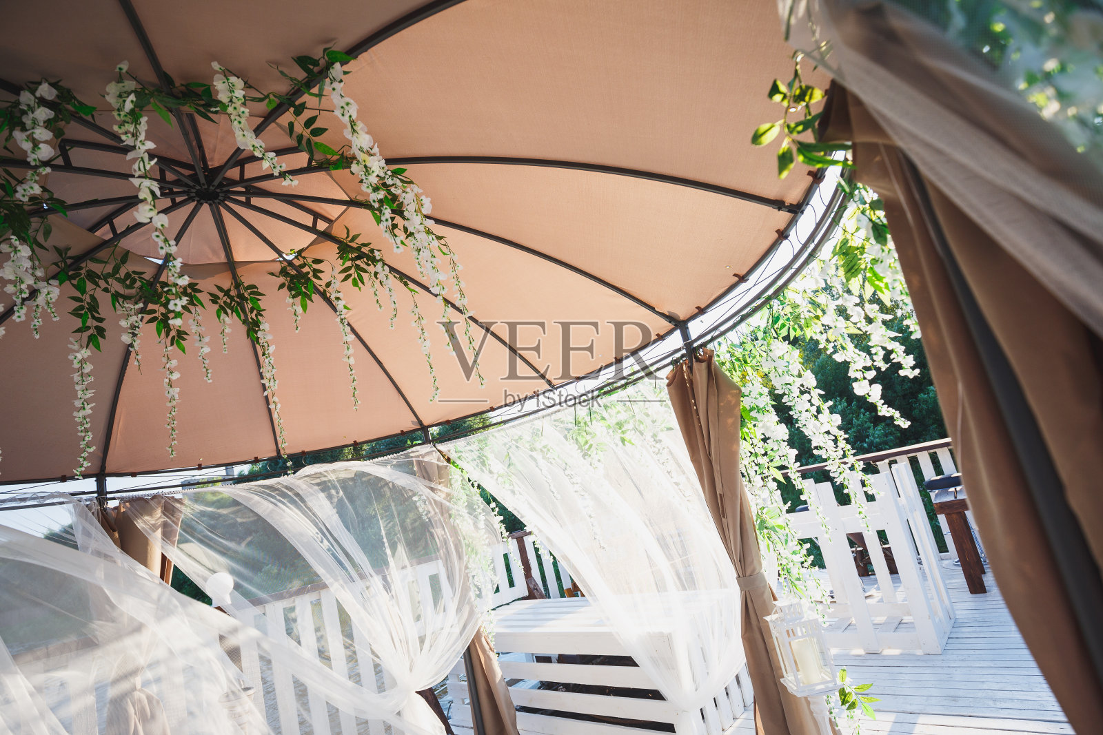 美丽的，棕色的婚礼花冠装饰照片摄影图片