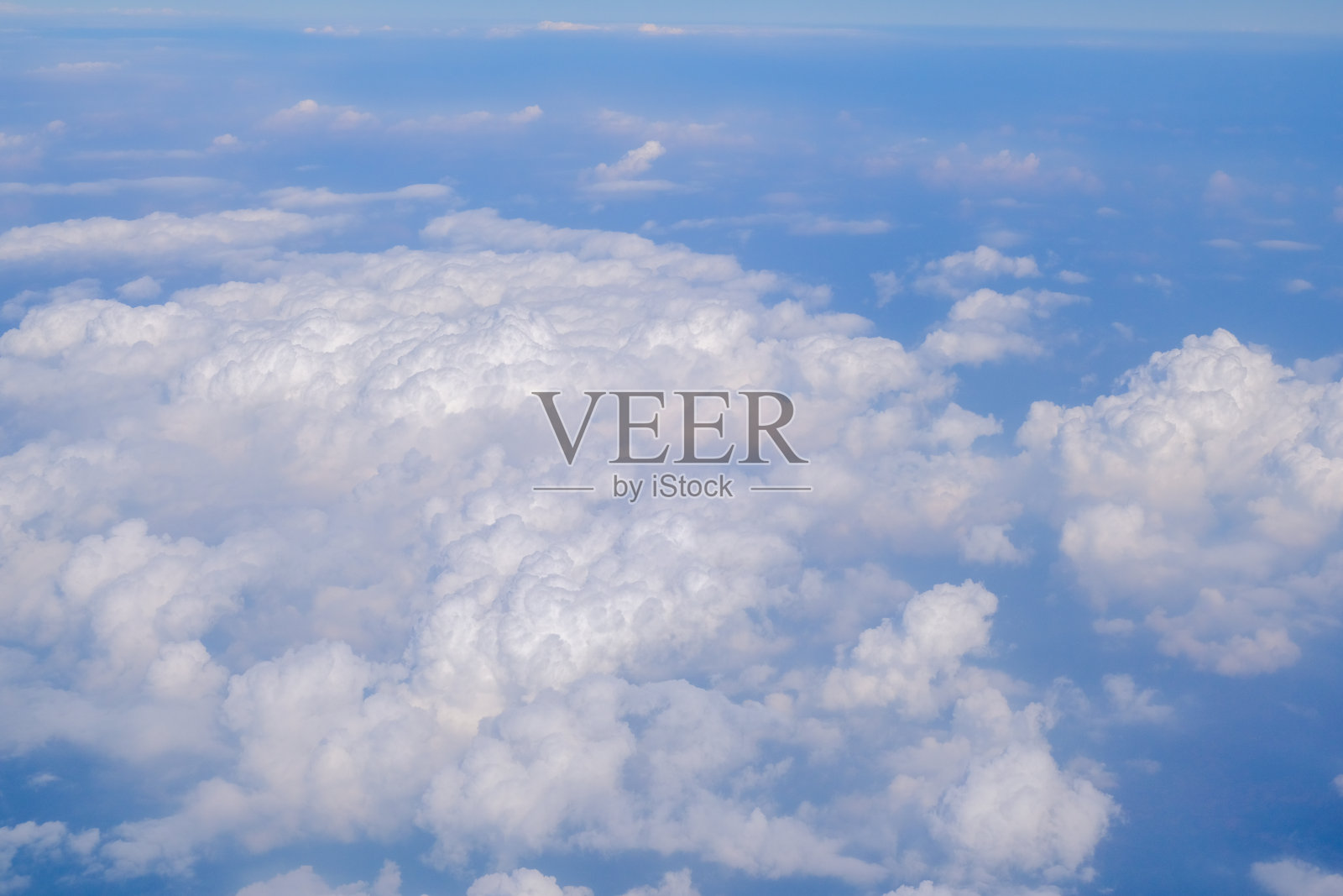 从飞机上可以看到白云和蓝天照片摄影图片