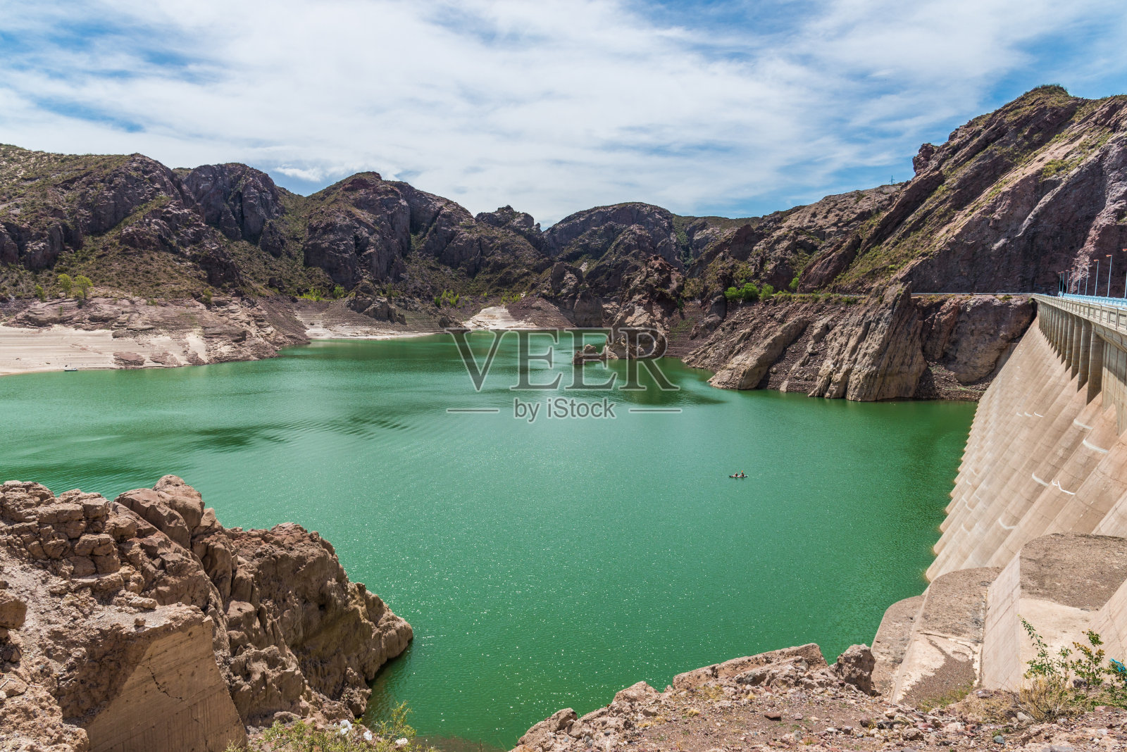 阿根廷门多萨的格兰德山谷水库照片摄影图片