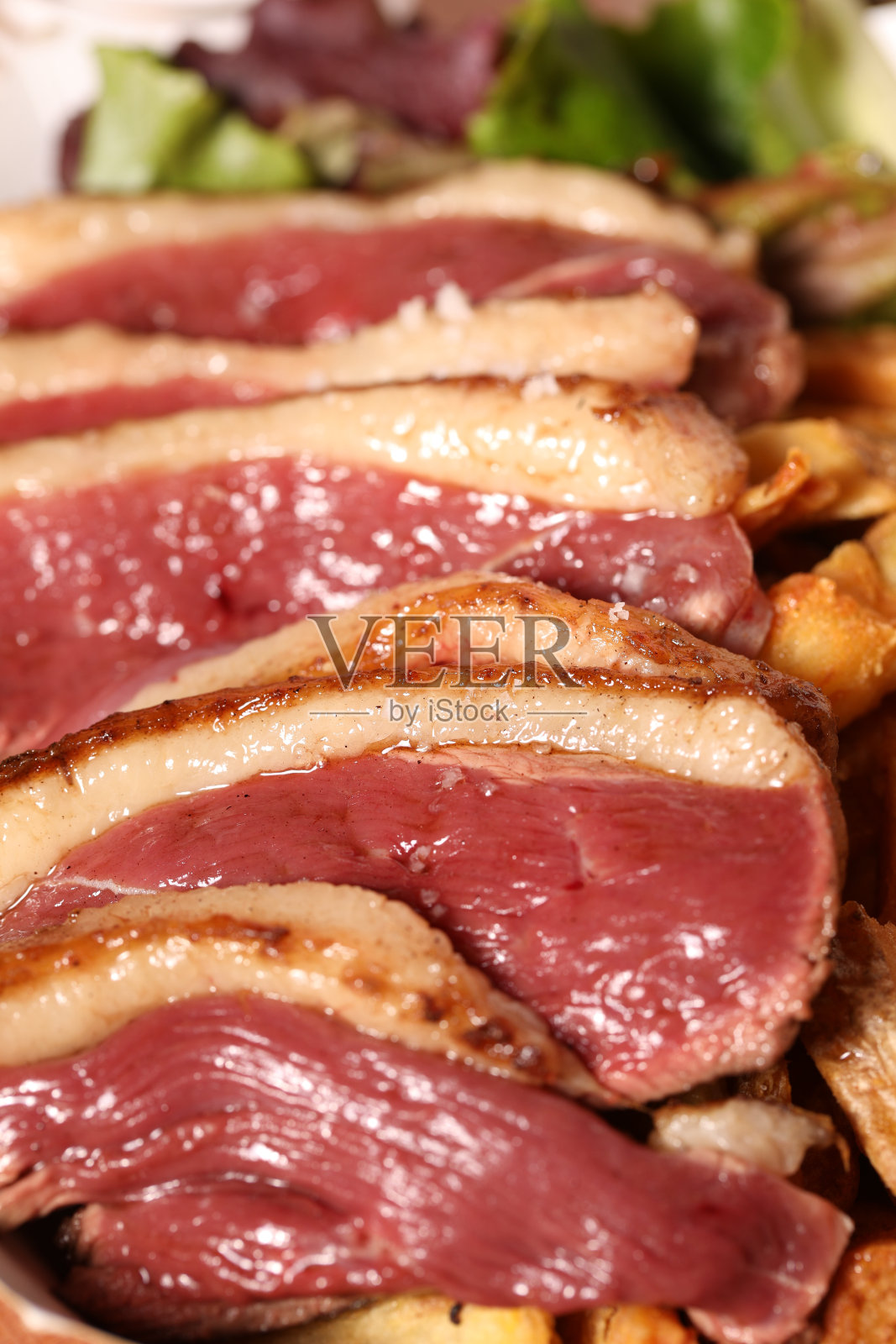 鸭胸肉是熟近的健康食品照片摄影图片