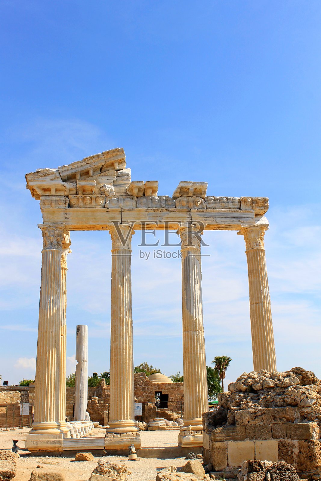 赛德的阿波罗神庙和雅典神庙的废墟。公元二世纪。照片摄影图片