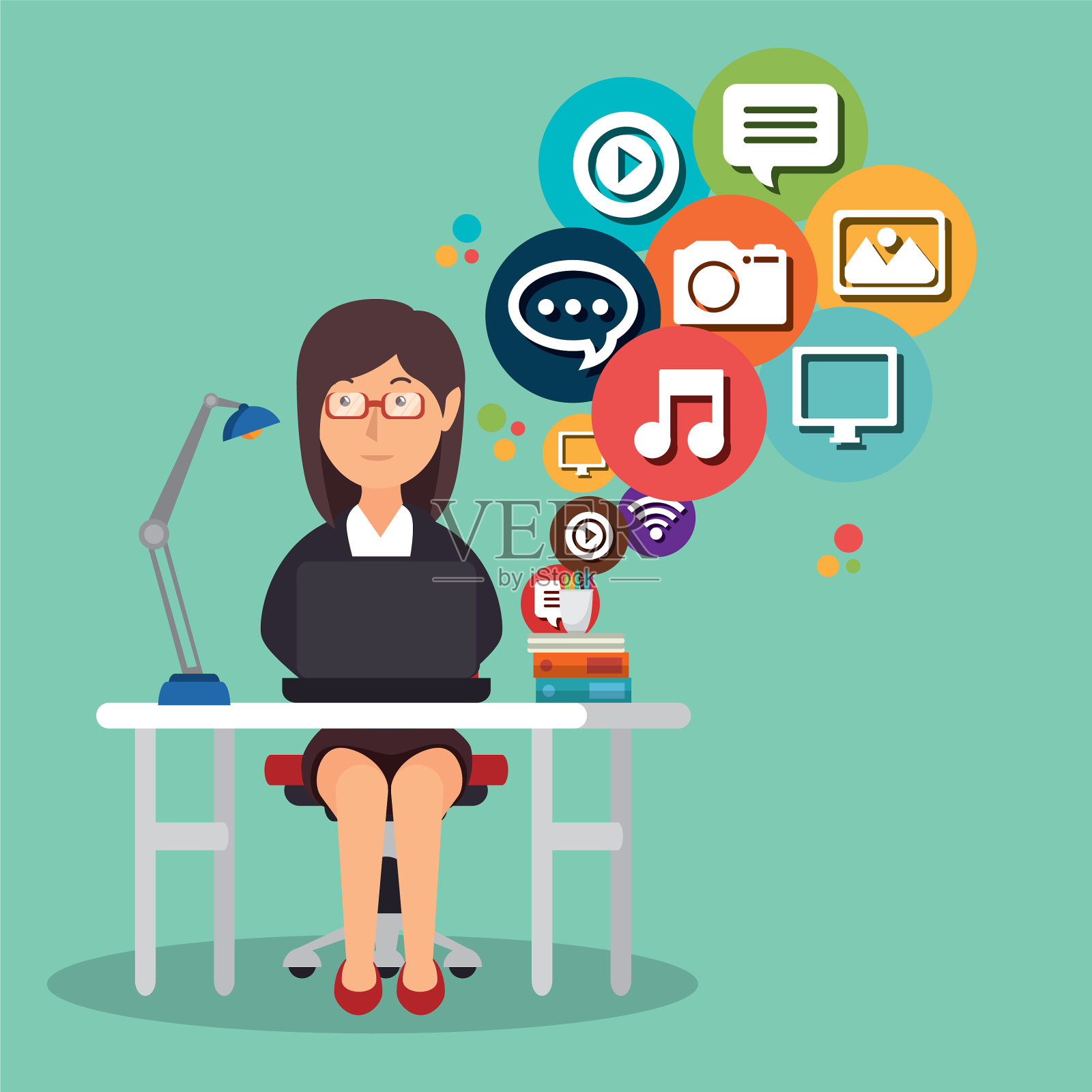 与社交媒体图标合作的女性插画图片素材