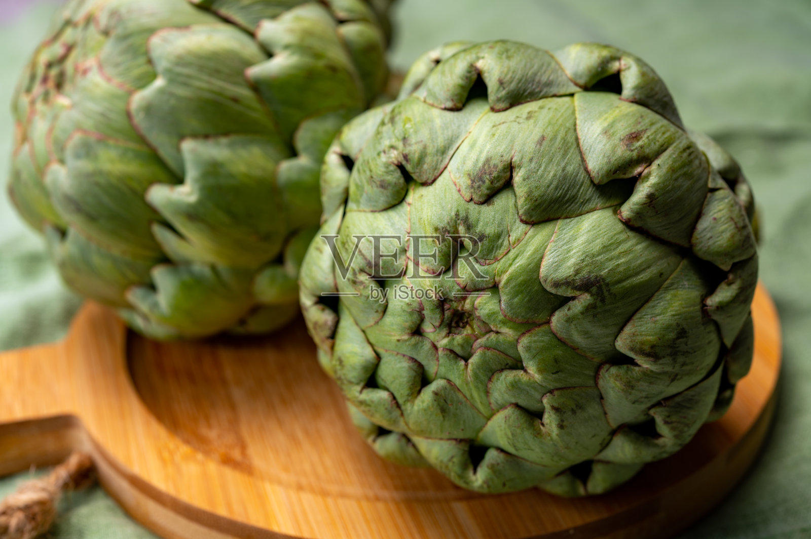 大熟生绿色球形洋蓟蔬菜照片摄影图片