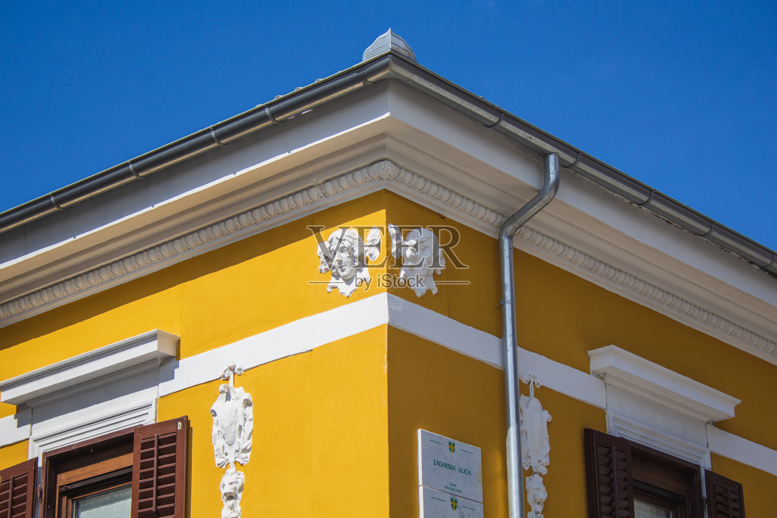 普拉的黄色立面照片摄影图片