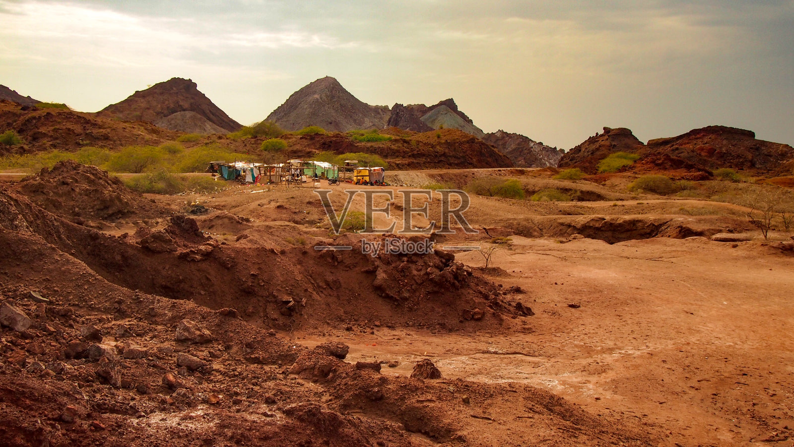 伊朗霍尔木兹的彩虹谷岩石景观照片摄影图片