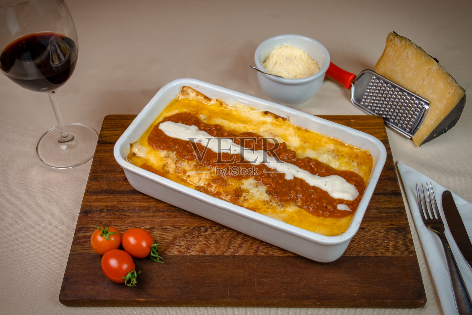 拉萨尼亚博洛尼亚语照片摄影图片