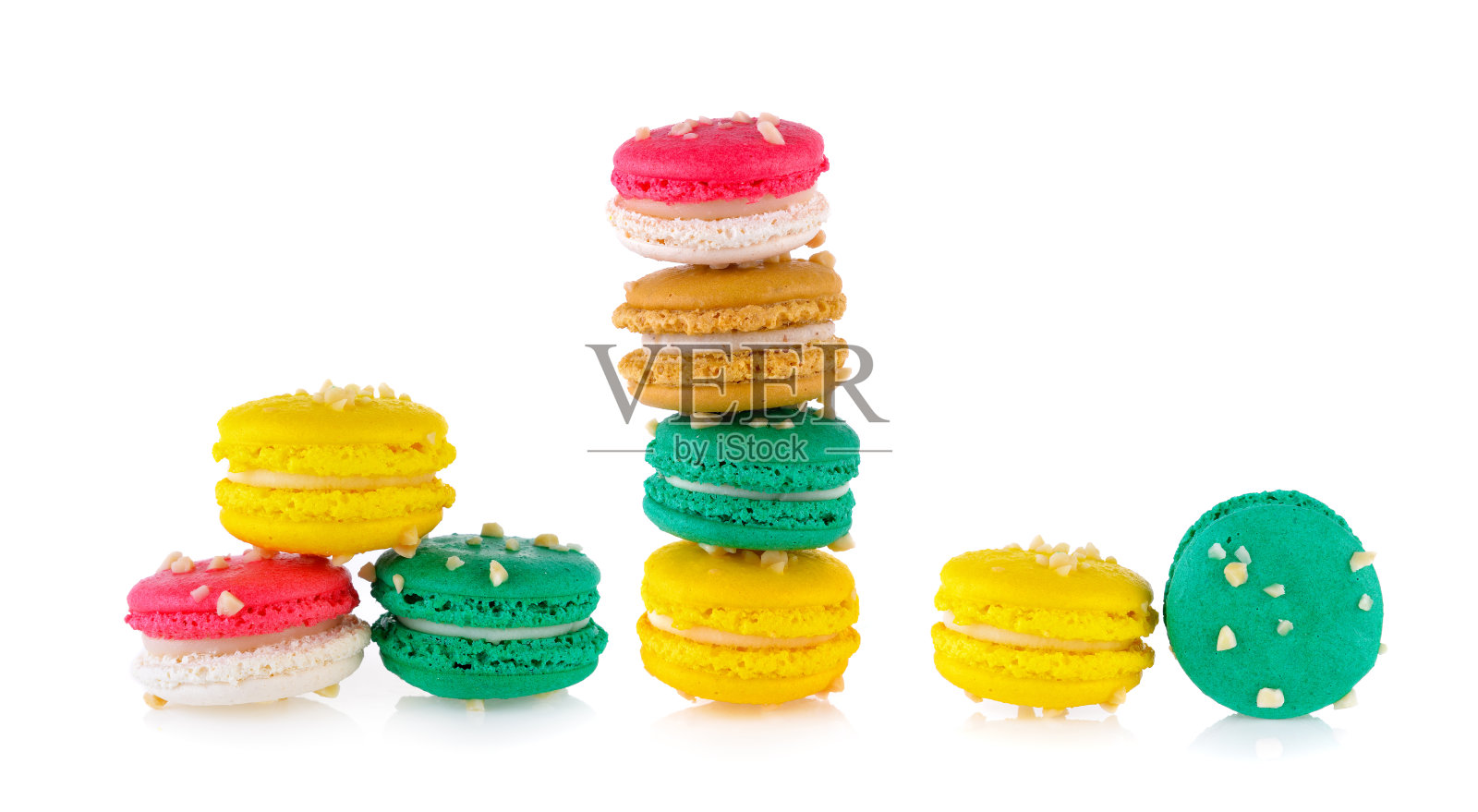 白色背景上的杏仁饼干照片摄影图片