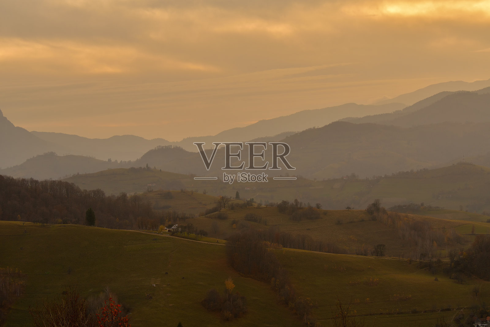 罗马尼亚喀尔巴阡山脉的秋天风景照片摄影图片