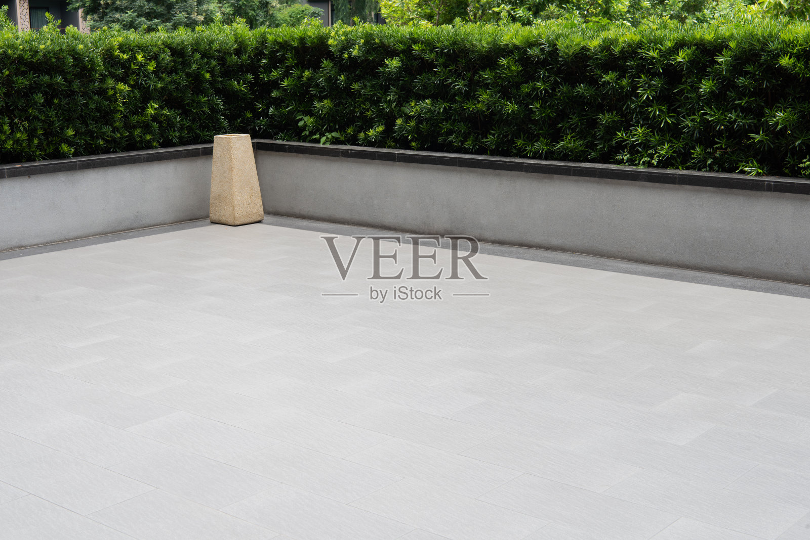 美丽的阳台，灰色地砖户外照片摄影图片