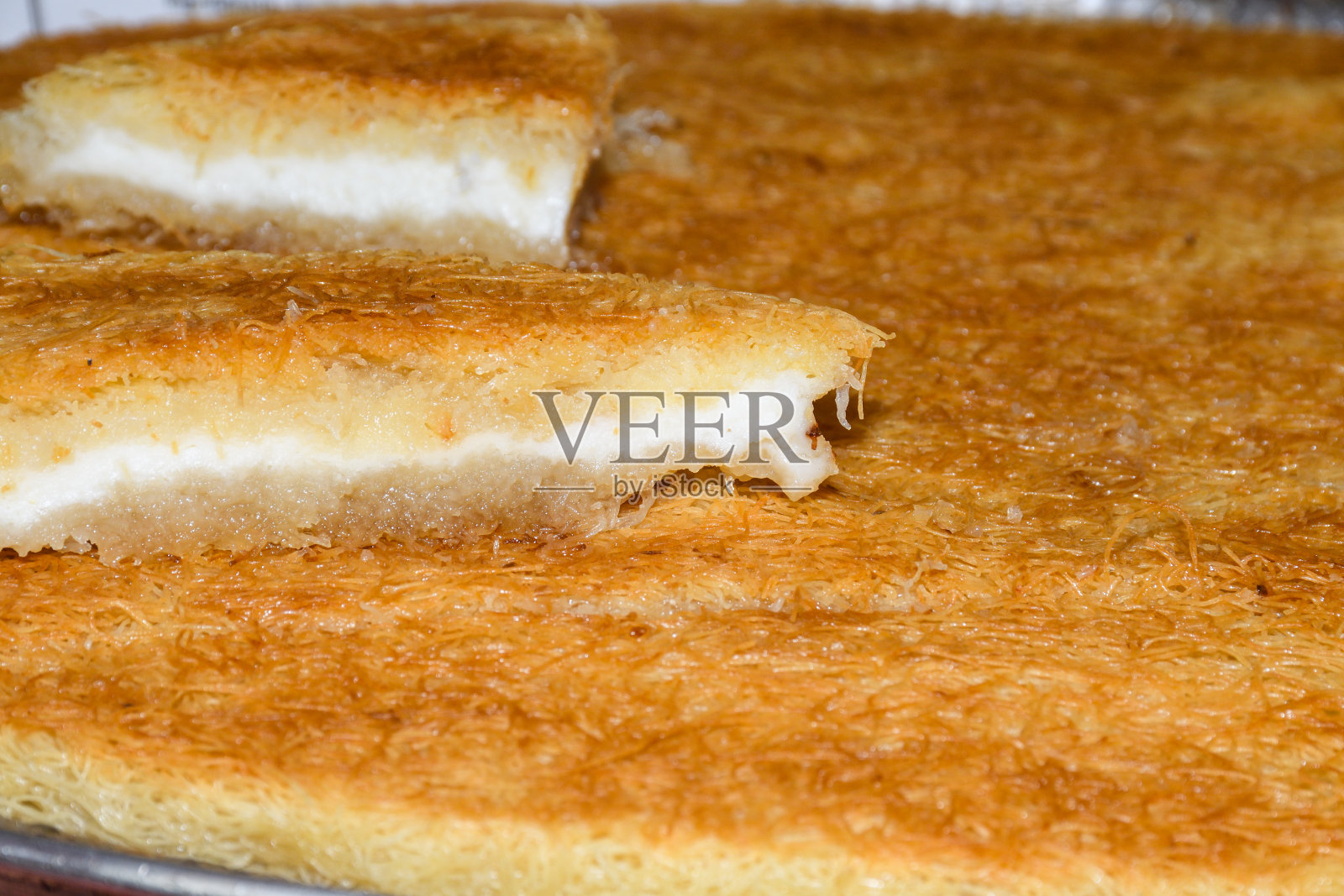 美味的传统土耳其甜点:Kunefe kadayif照片摄影图片