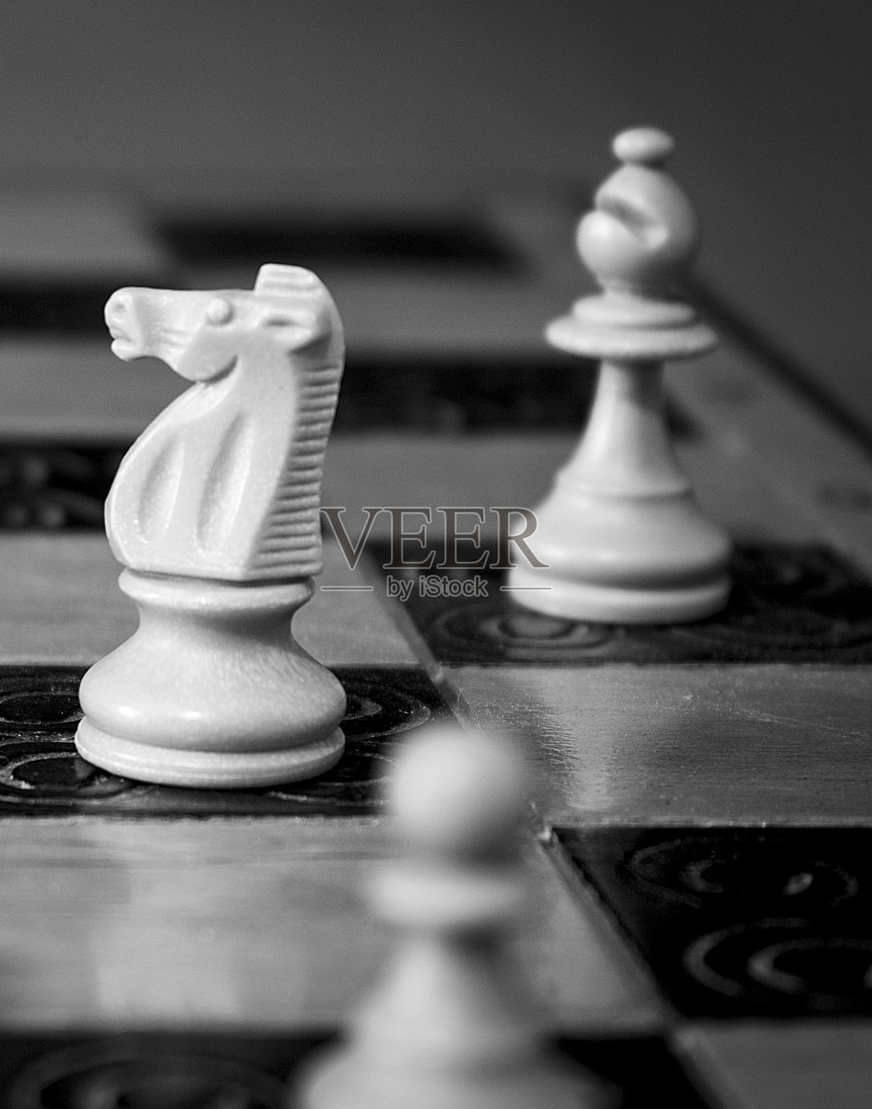 在棋盘上拍摄的象棋照片摄影图片