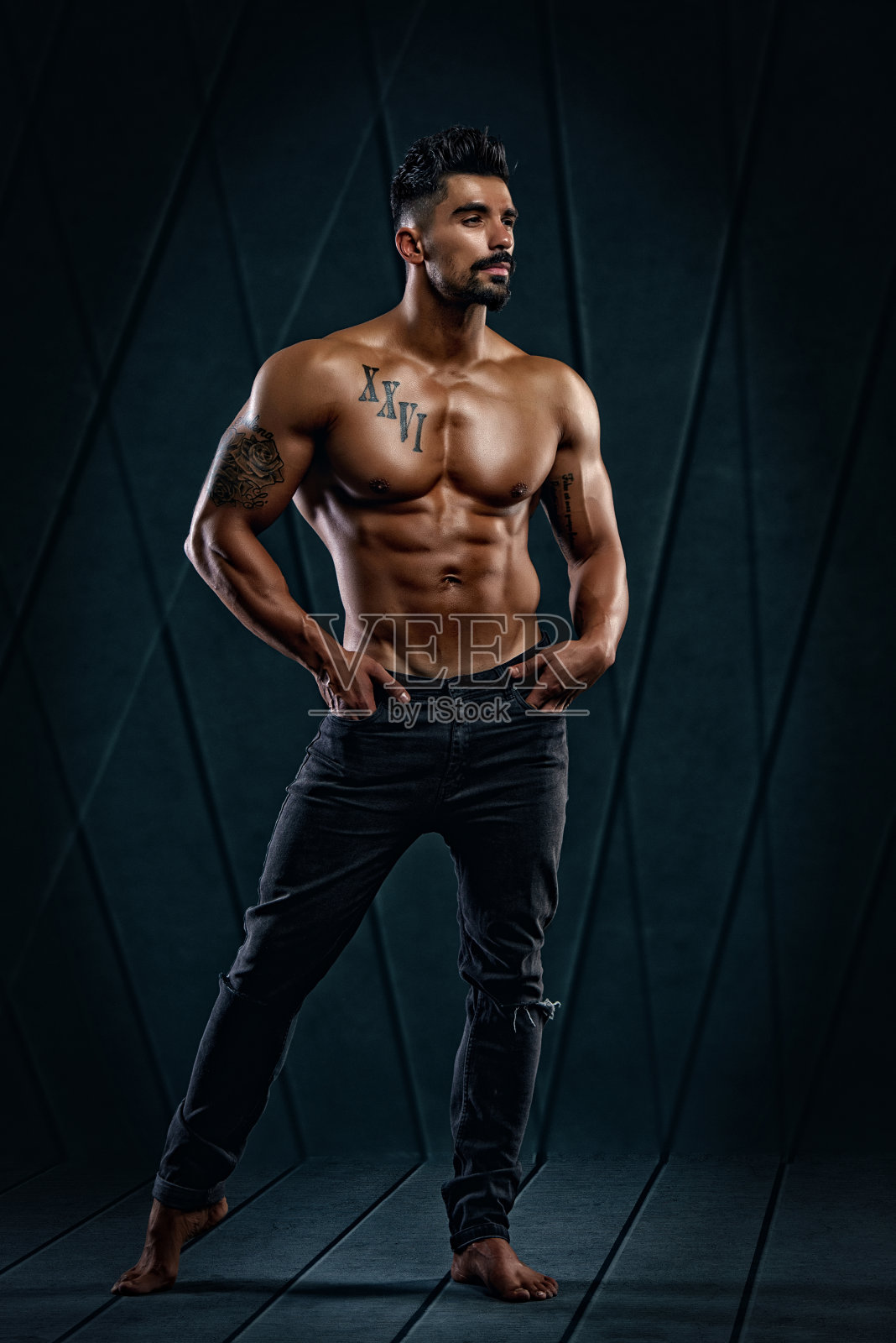 年轻英俊的男人照片摄影图片