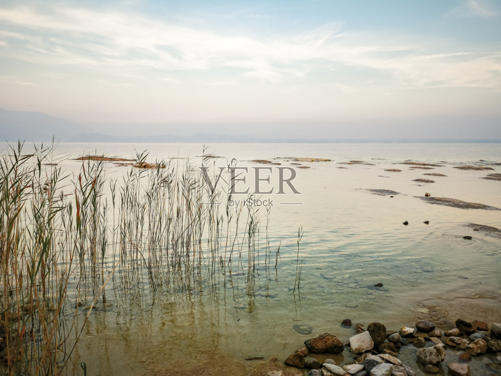 加尔达湖，在Sirmione照片摄影图片