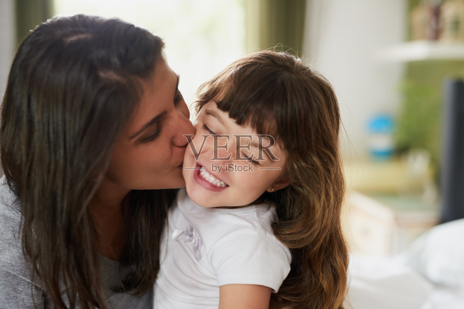 沐浴在无尽的爱中照片摄影图片