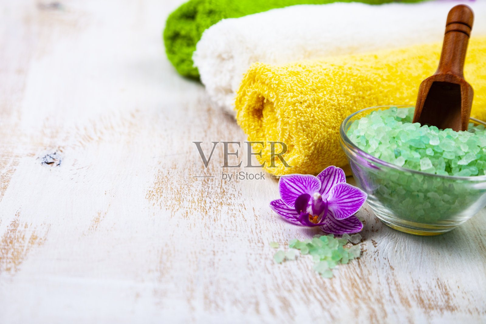 水疗配件及兰花照片摄影图片