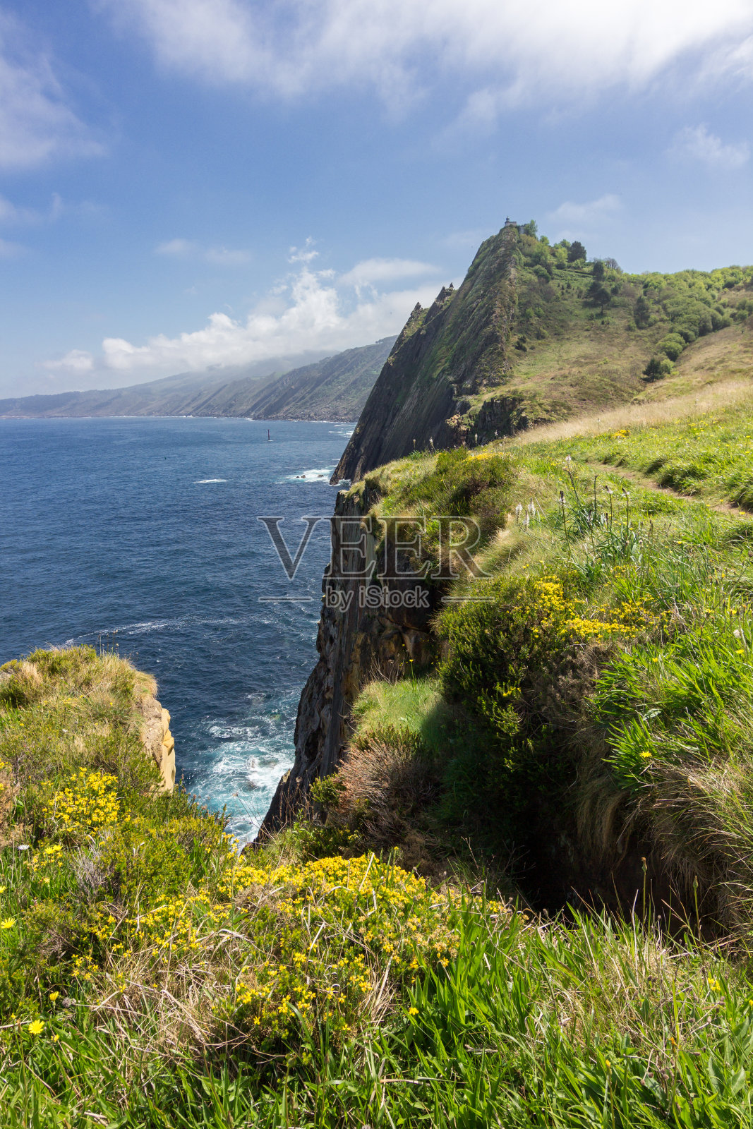 巴斯克地区的多诺斯蒂亚和帕赛亚之间的海景照片摄影图片