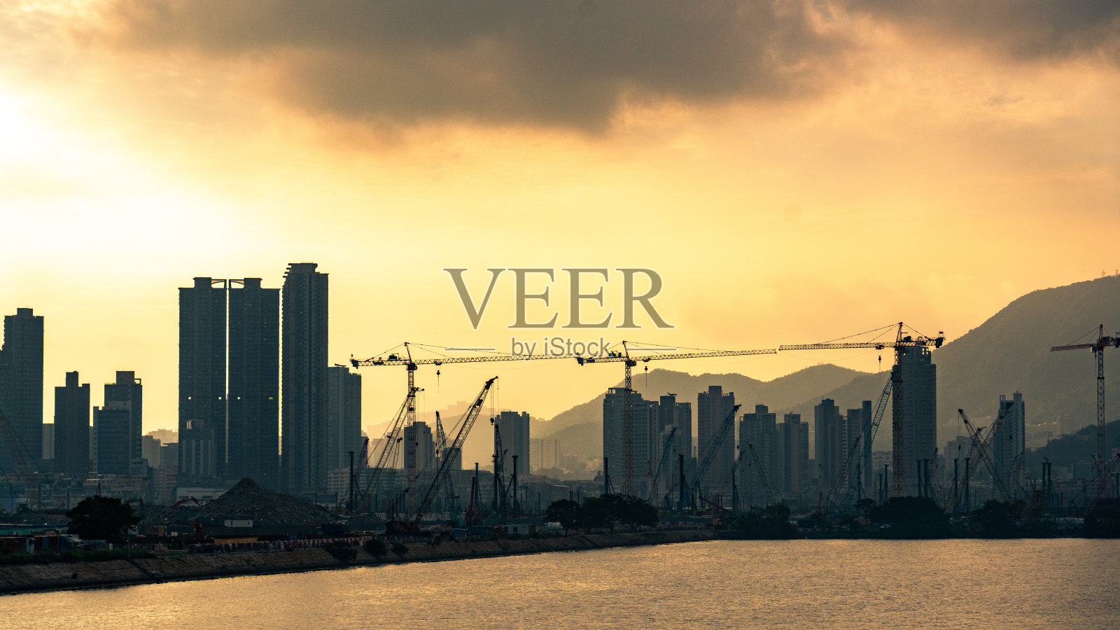 日落时的香港维多利亚港照片摄影图片