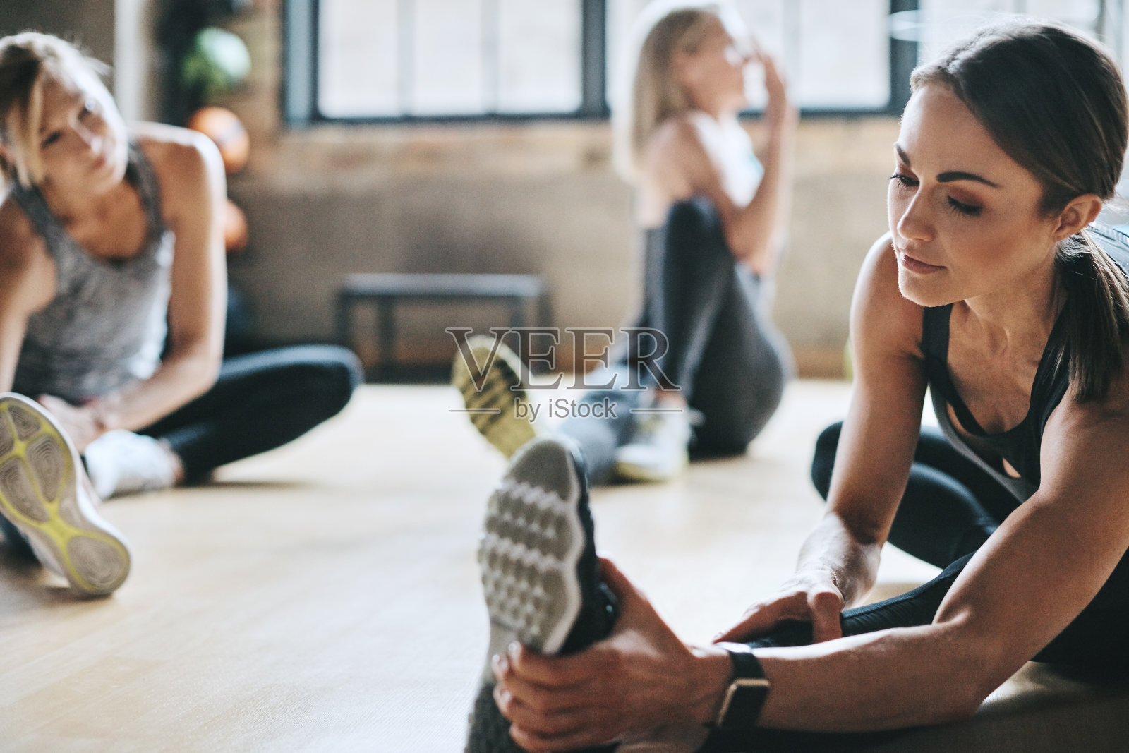 今天大家都准备好去上健身课了照片摄影图片