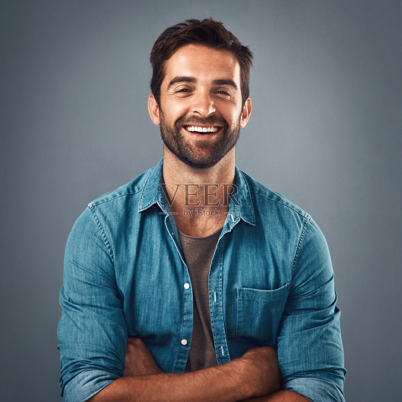 英俊又迷人，有什么不去爱照片摄影图片