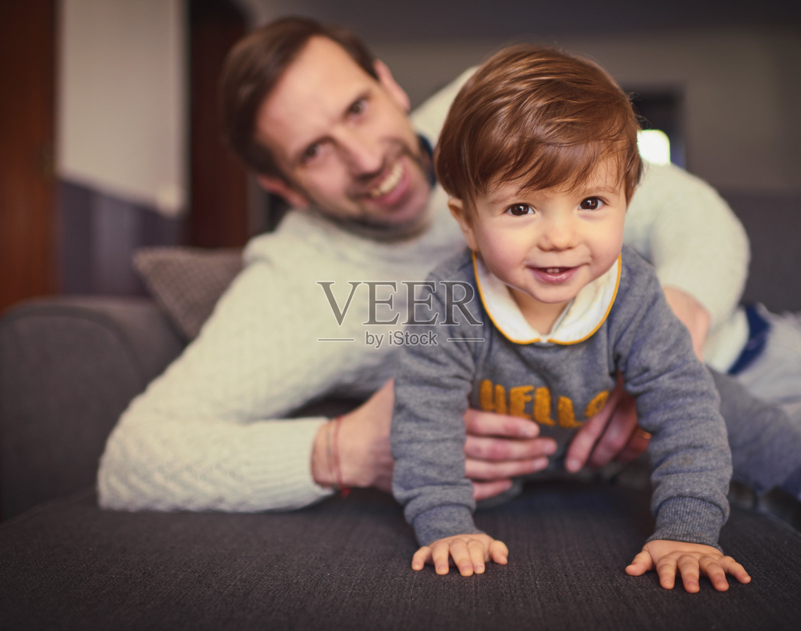 他给我带来了很多快乐照片摄影图片
