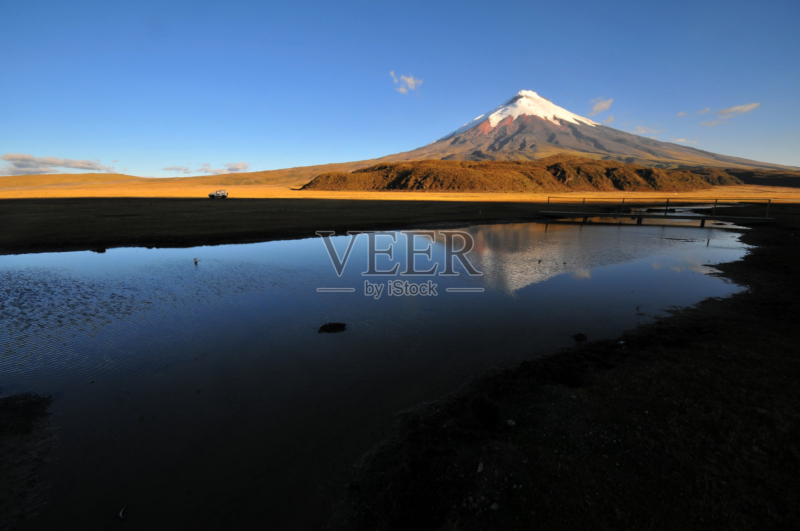 厄瓜多尔的科托帕希火山照片摄影图片